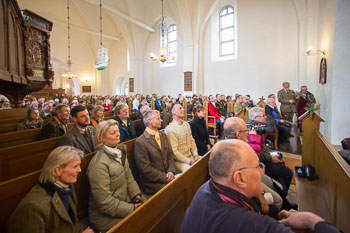 35 - Hounds go to church 35 - Hounds go to church