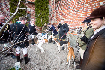 35 - Hounds go to church