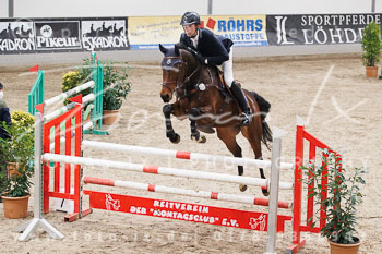 04 - Luhmühlen Springpferde L - Prüfung 04
